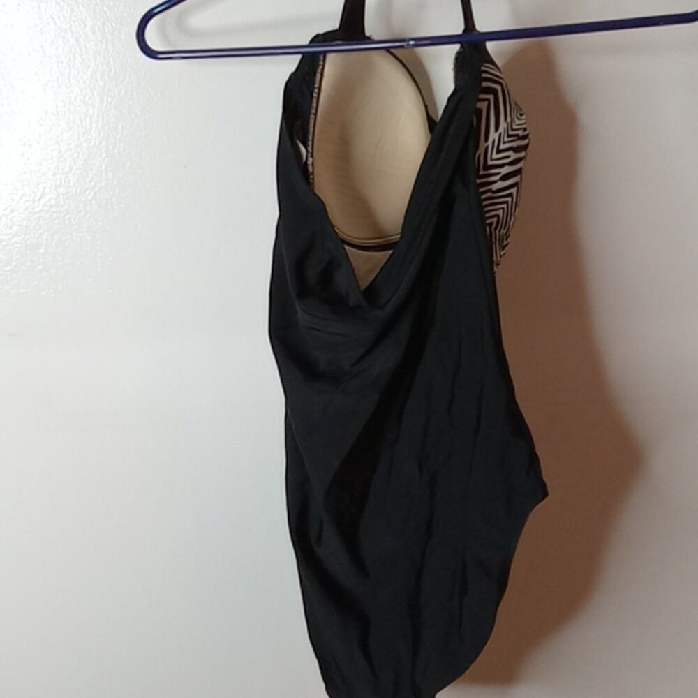Merona Women's Black  Zebra design Halter one piece Medium Swimsuit. Feminine - Picture 4 of 8